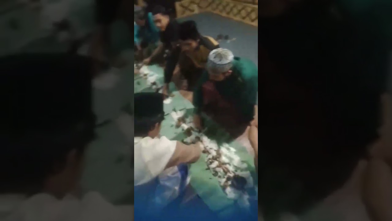 Makan liwet ditemani lauk hasil Pancingan #kitabkuning #pondokpesantren #santri #santriputri #shots