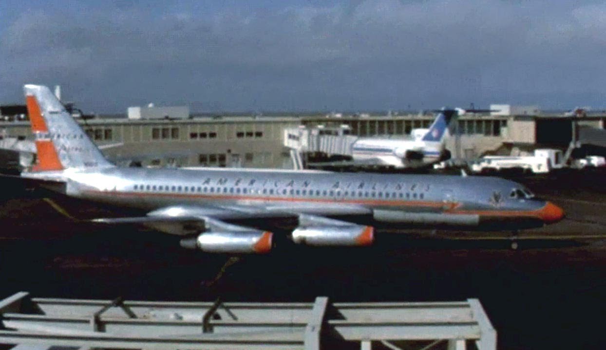 SFO - San Francisco International Airport - 1960 - 1967 - 1970