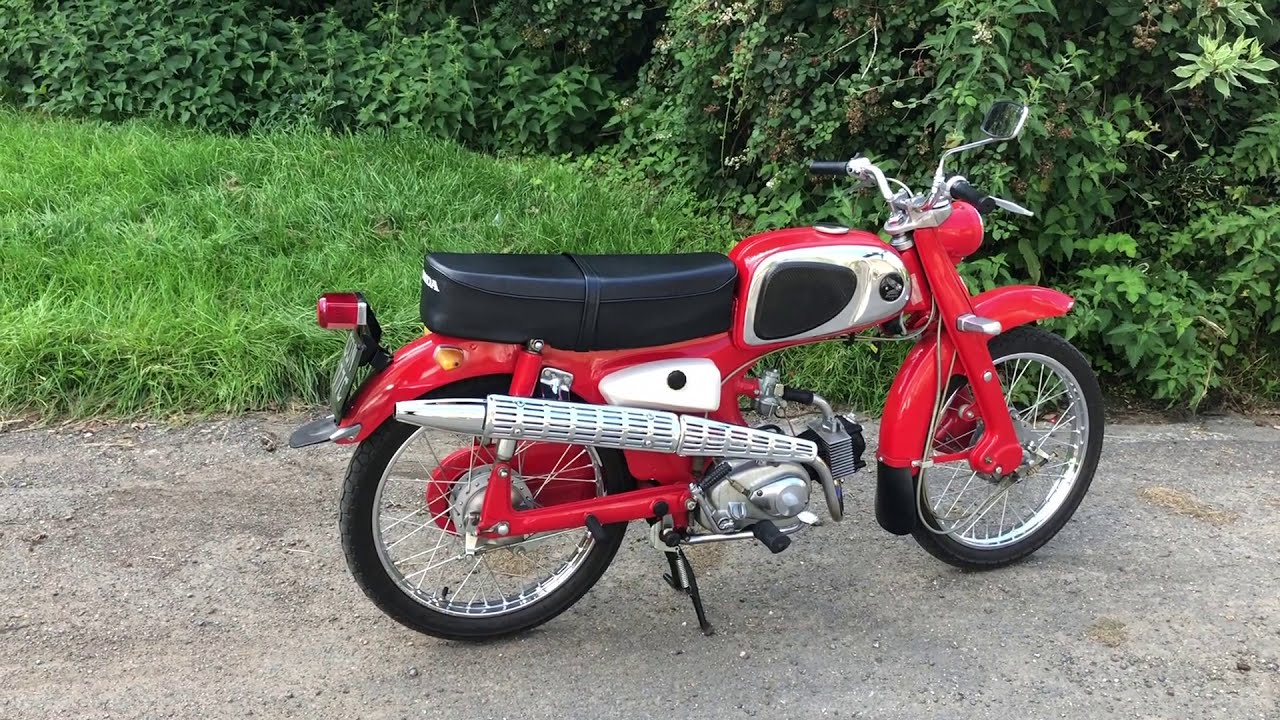 A run out on the little 'un !  The 1965 Honda C110 50cc !