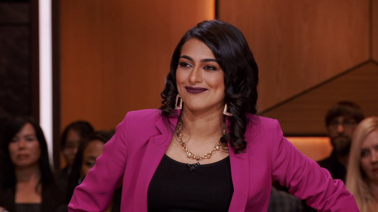 Judge Steve Harvey Meets a One-of-a-Kind Amateur Model  - Judge Steve Harvey