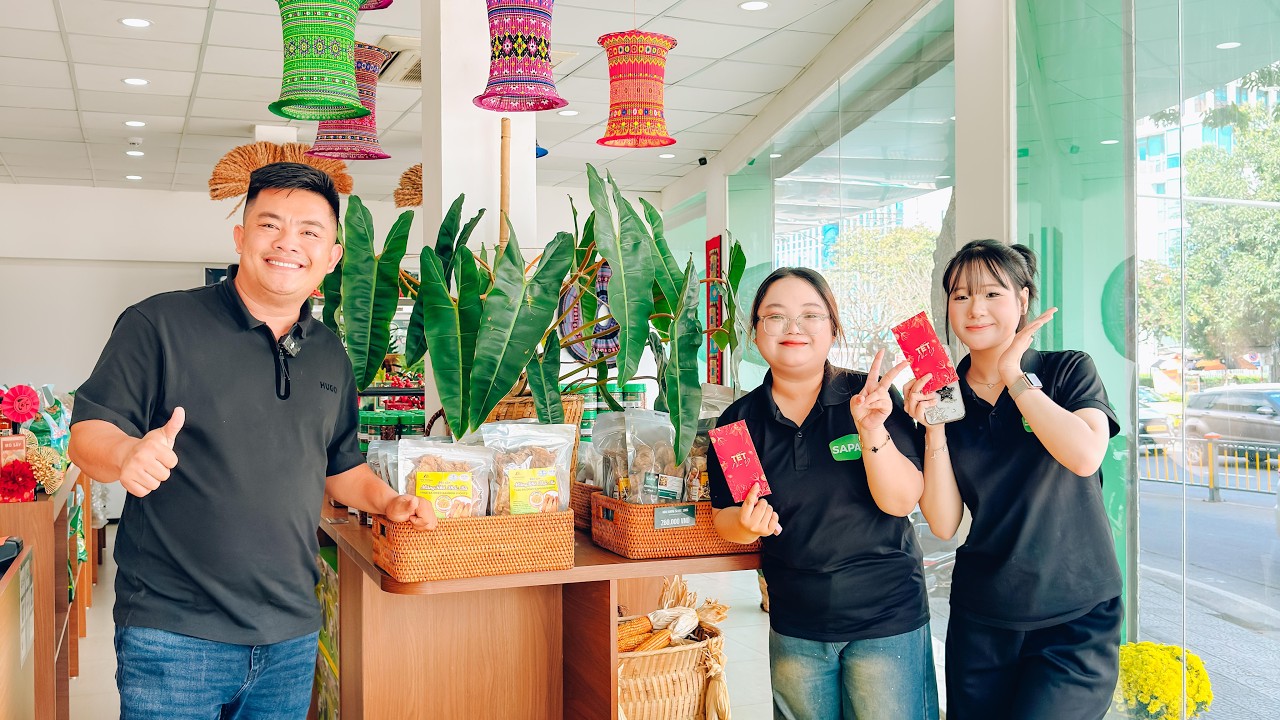Được SẾP HẢI SAPA TV lì xì mừng Tết sớm và đi chọn CHẬU MAI SIÊU ĐẸP tại chợ hoa Tết Đà Nẵng