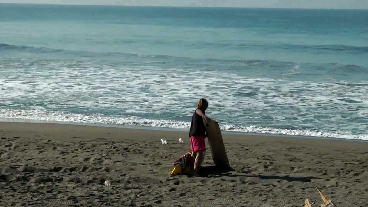 Damien Castera Surfing with a 5
