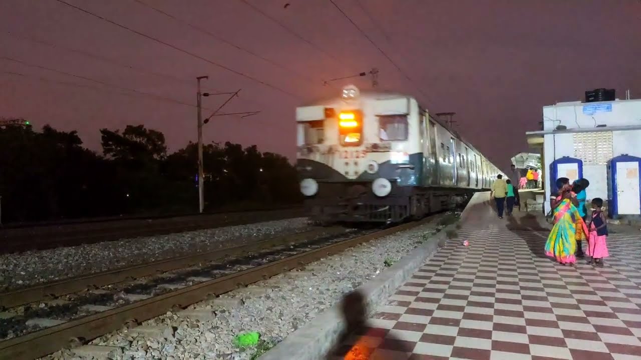 Local TRAIN'S Chennai To Thiruvalluvar | Speeding Trains 🚆