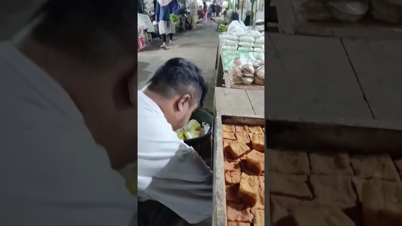 Jualan Tahu Tempe di Pasar Ciawi