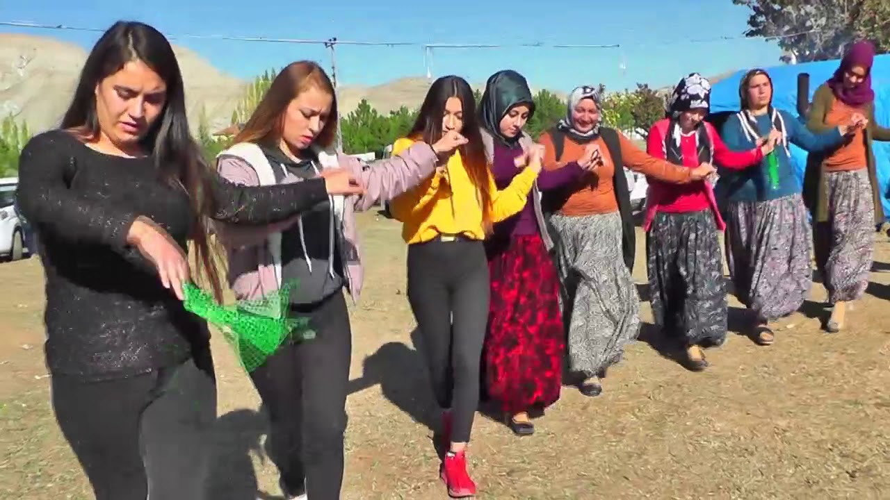 KÖY DÜĞÜNÜNDEN KARIŞIK HALAYLAR  MALATYA MALATYA