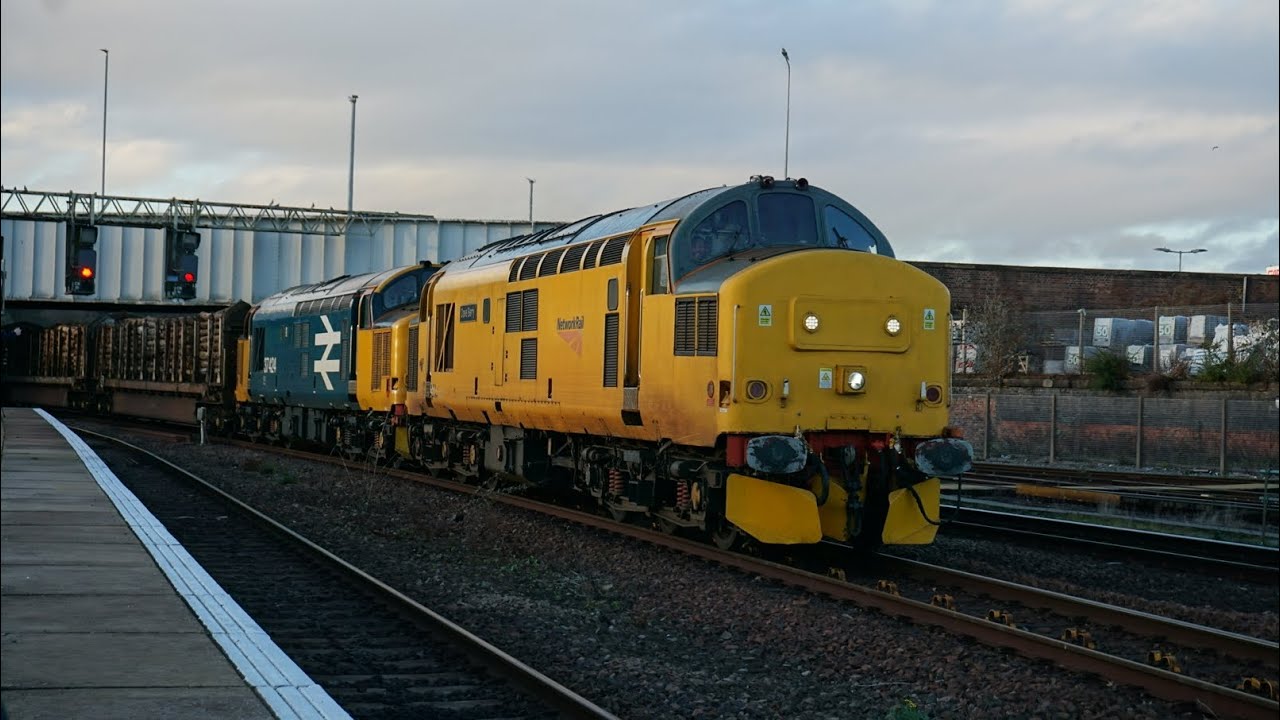 *RARE* Class 97 303 & 37 424 running 6C56 on the log train at Chester!