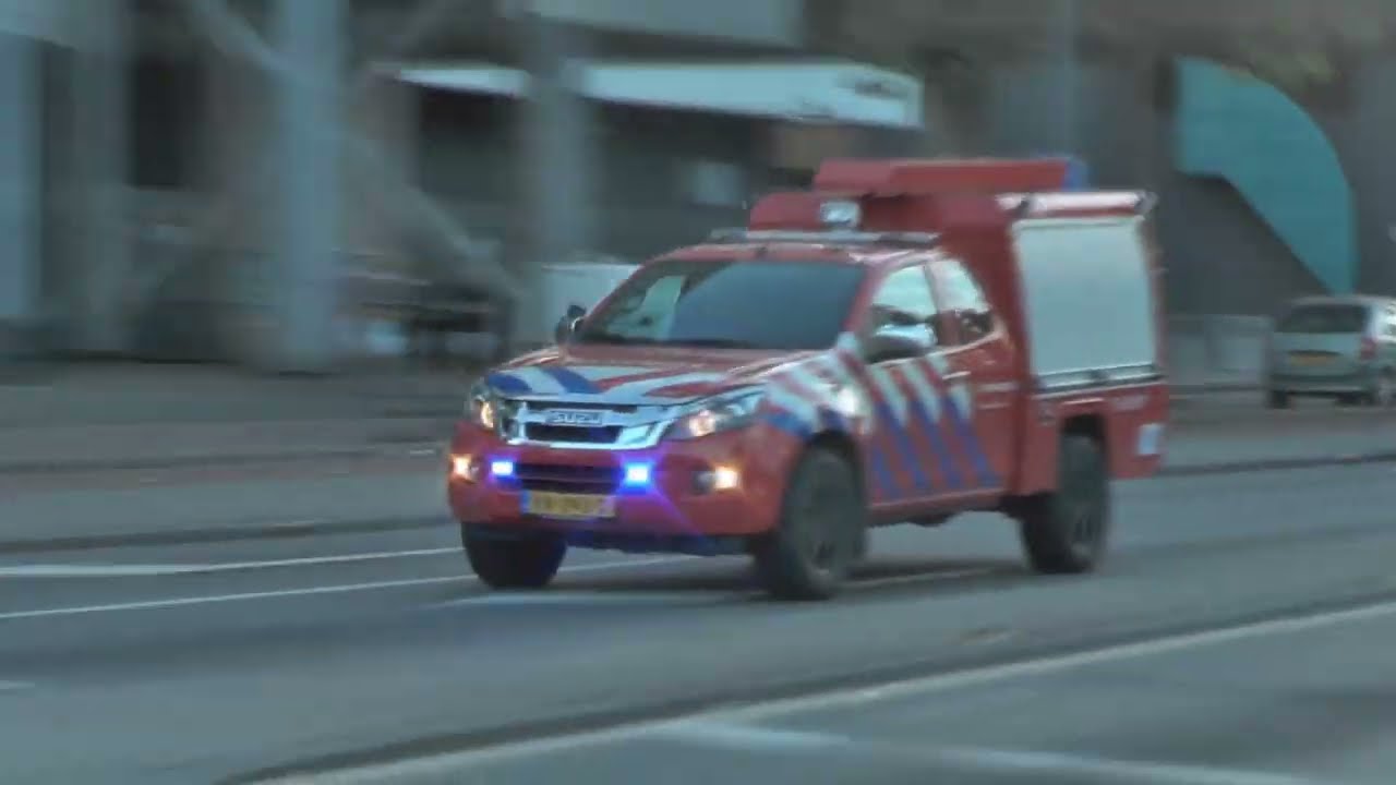 Snel Interventie Voertuig 17 3361 onderweg naar een reanimatie in Barendrecht