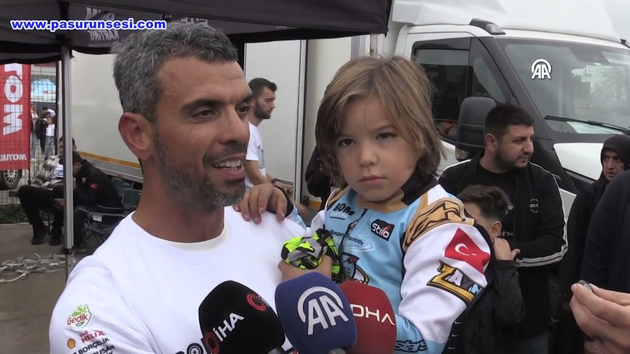 Minik motosikletçi Zayn Sofuoğlu, 4 tekerdeki ilk şampiyonluğunu elde etti