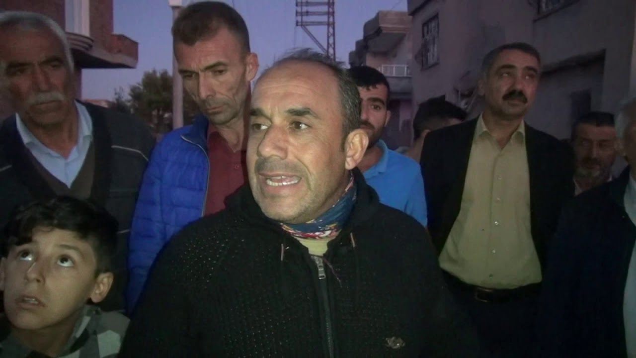 Bismil Esentepe Mahallesi sakinleri, elektrik sayaçlarının direğe çıkarılmasını protesto e