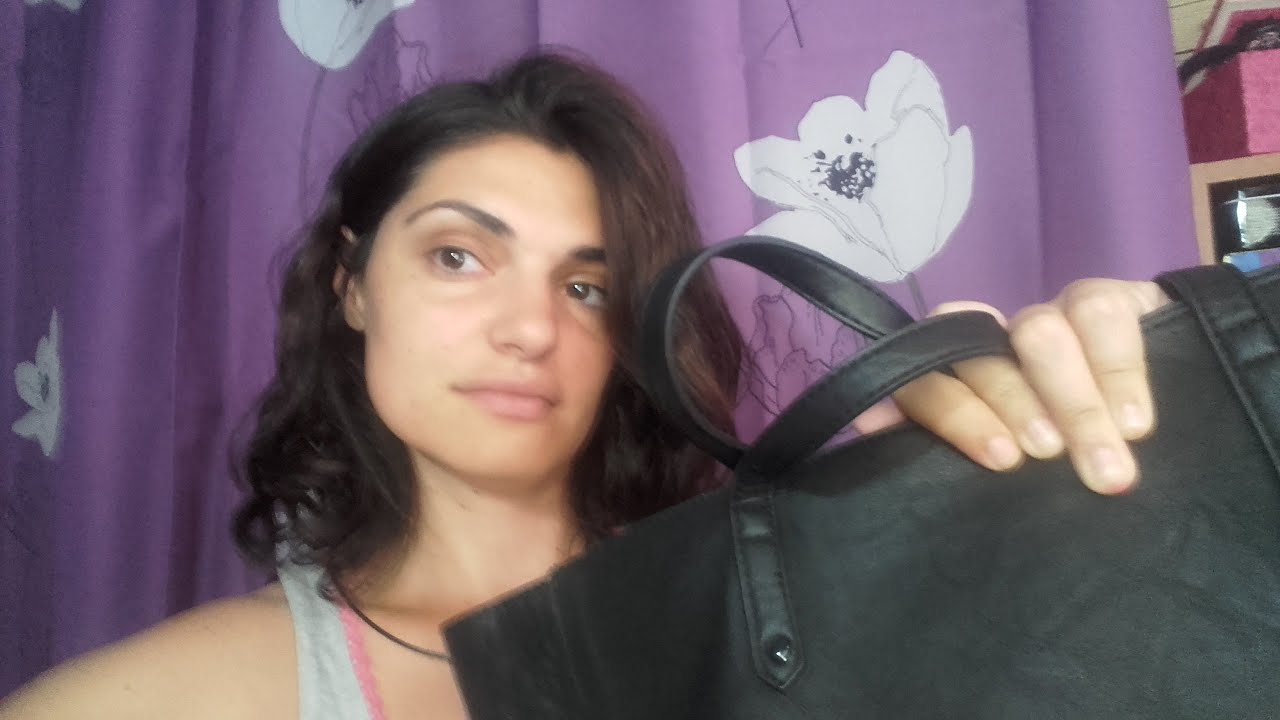 What's in my bag??cosa c è nella mia borsa??