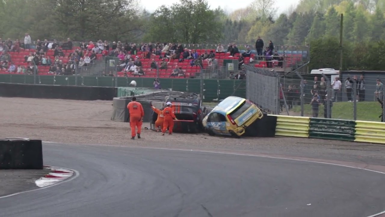 BRSCC FIESTA JUNIOR CHAMPIONSHIP - croft 2023- crash at race start
