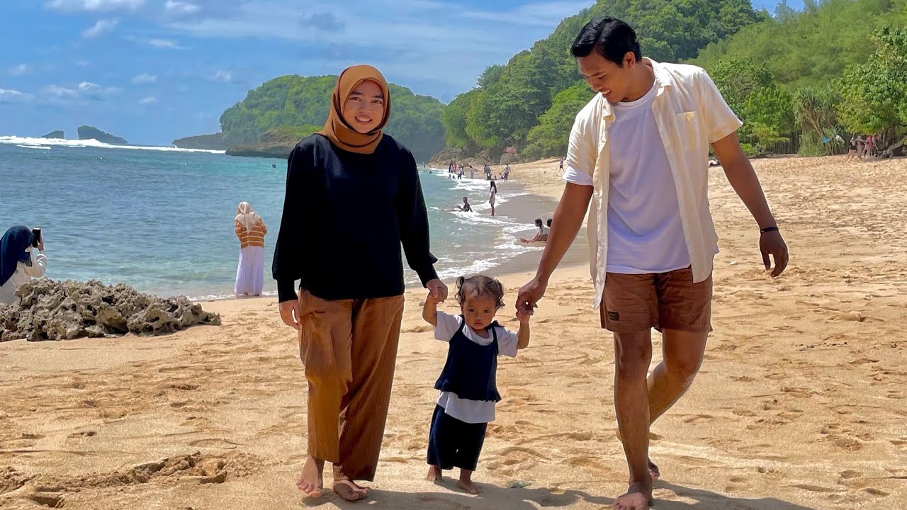 Explore PANTAI WATU LETER di Kabupaten Malang Selatan