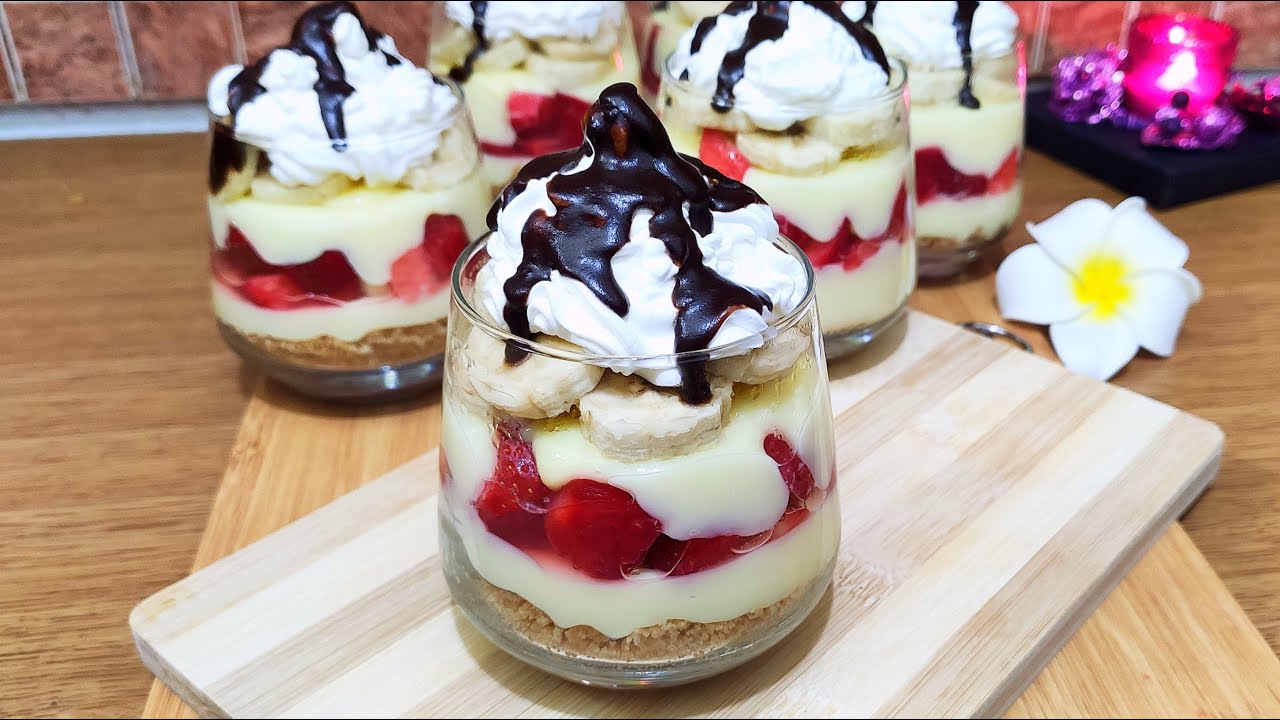 Strawberry Vanilla Pudding Dessert Recipe - Desert me Puding Vanilje