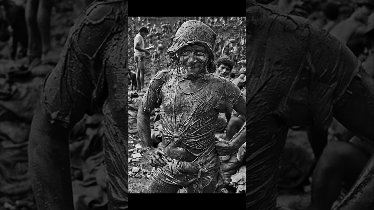 Serra Pelada gold mines in Par&aacute;, Brazil. Photos by Sebasti&atilde;o Salgado. #documentary #photography