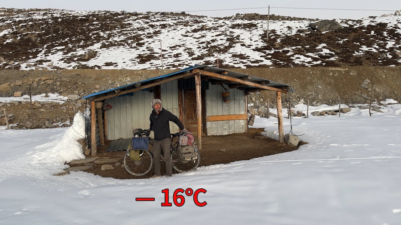 骑行西藏去墨脱，天黑被困4800米山顶，害怕有狗熊小屋住一晚