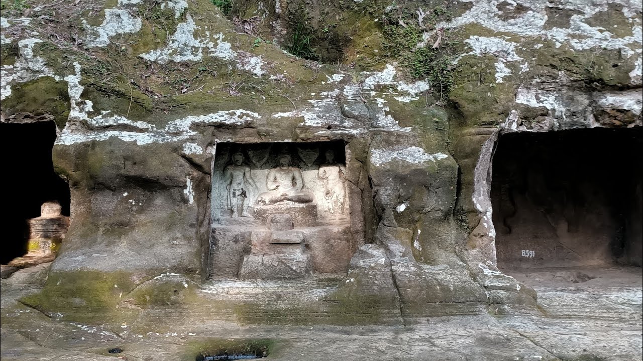 bermunculan situs Siwa / Hindu di selatan candi Ratu Boko,Gua Sentana dan Watu adeg