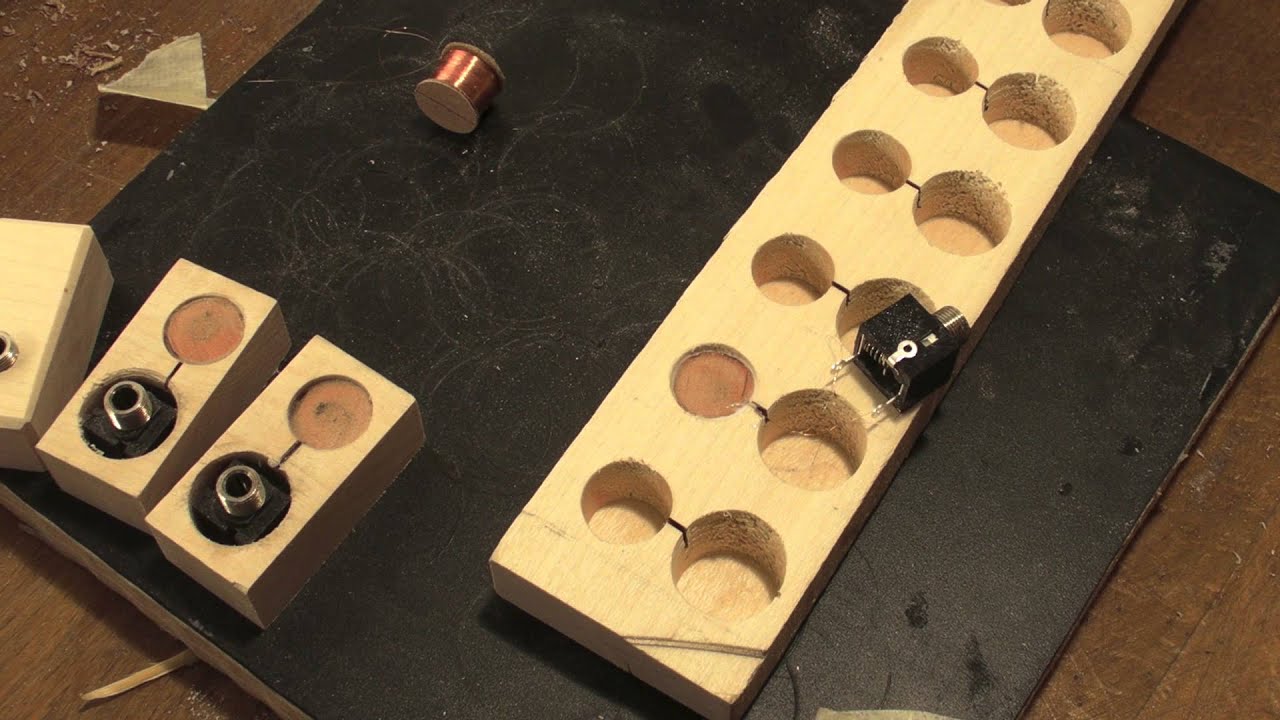 Winding a single core magnetic pickup
