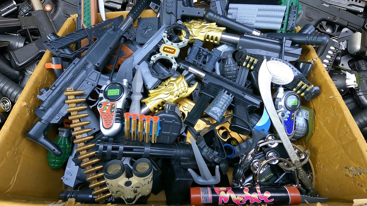 Golden Lion Head Toy Realistic Tec-9 Assassination Weapons, Box of Pistols And Rifles, Swords