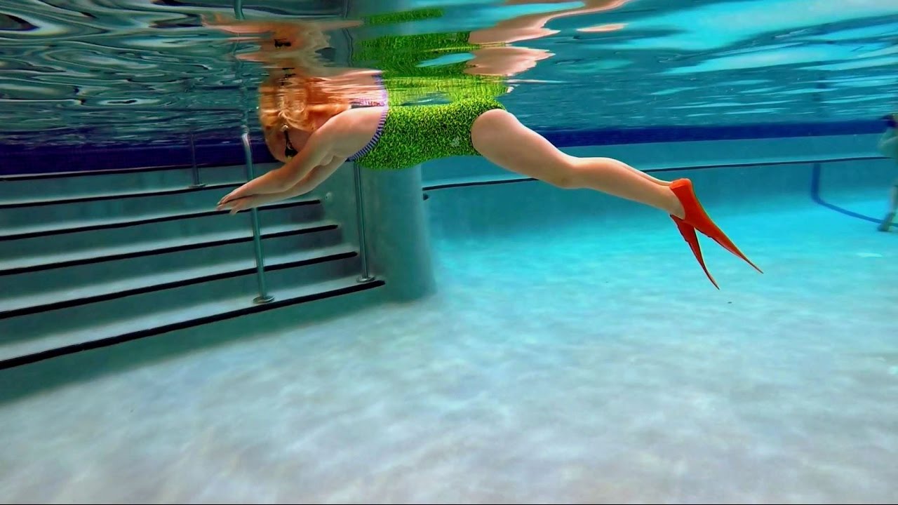 Underwater Mannequin Challenge