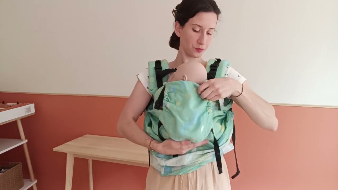 Porter un bébé en Emeibaby babysize