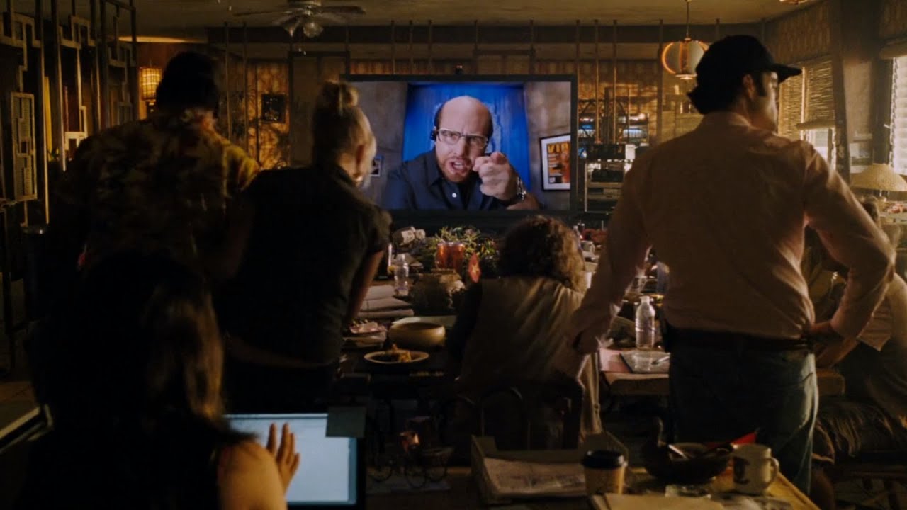 Tropic Thunder: Les Grossman calls for a crisis meeting.