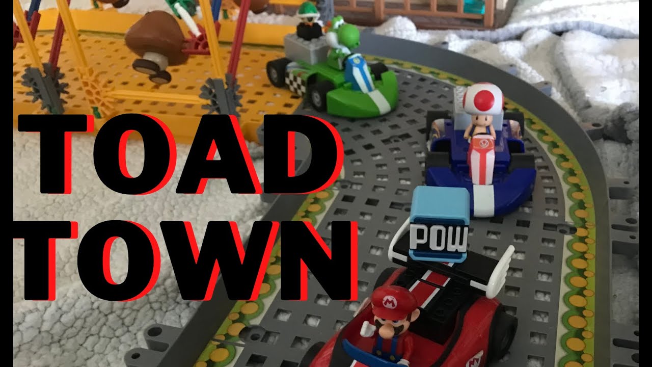 Mario Kart K'nex: Toad Town in real life!