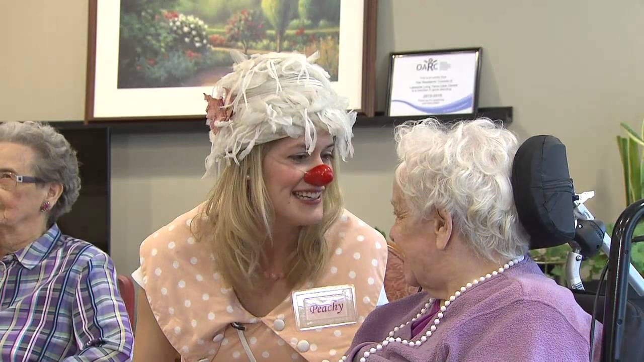 Video: Elder clowns being used to treat dementia
