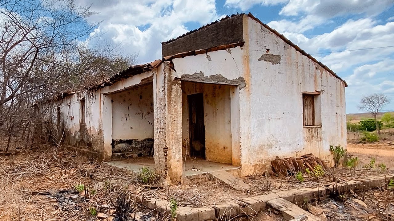Corri risco de perder a vida nessa casa abandonada no sertão cearense