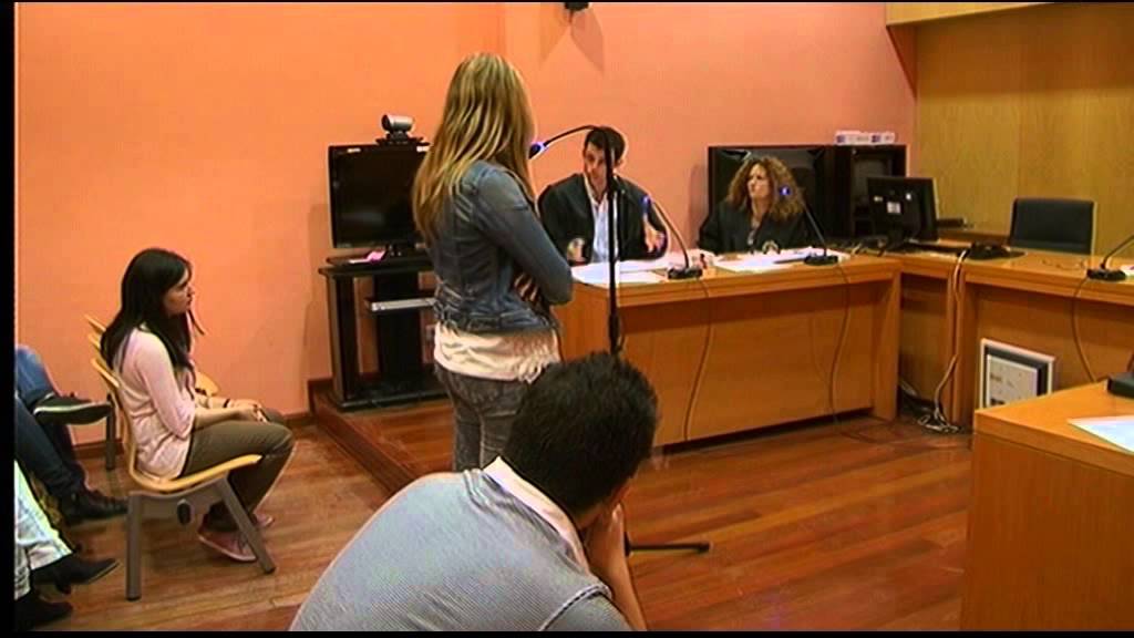 Alumnos de Derecho de UCAVILA aprenden en el Aula de Simulaci&oacute;n Jur&iacute;dica