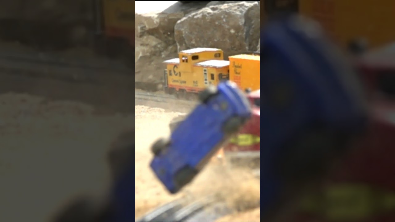 This is what a train crash looks like in super slow motion #modeltrains #diecast  #hotwheels
