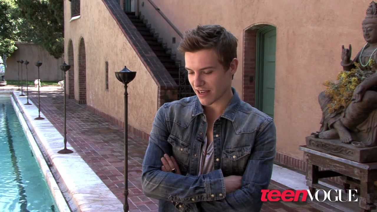 Xavier Samuel's Teen Vogue Photo Shoot Behind-the-Scenes Video
