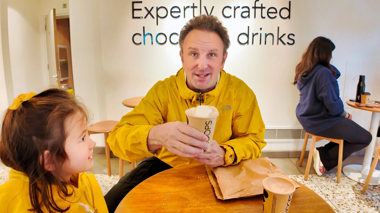 20 Different Types of Hot Chocolate?! ☕️ Knoops UK Review