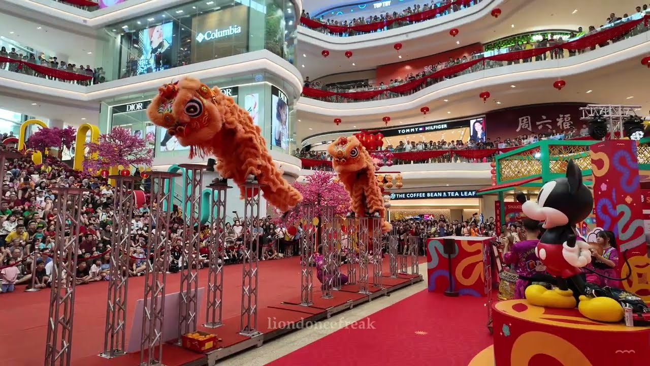 CNY 2025 - Acrobatic Lion Dance by 雪州加影忠威龍狮團 Zhong Wai at Pavilion Bukit Jalil