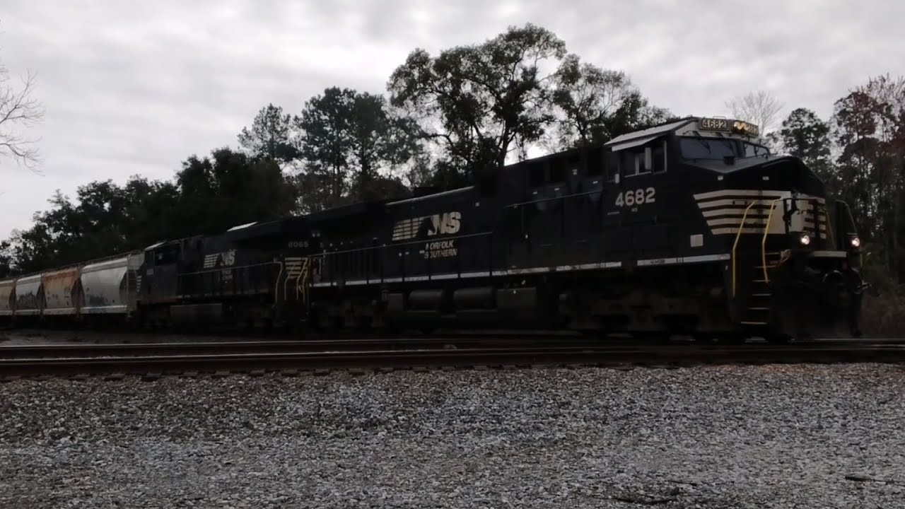Norfolk Southern 330 at Crawford 