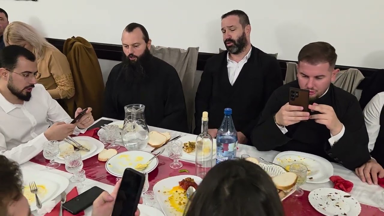 Nu am mai auzit vreodată o asemenea colindă… Ascultați!🎥