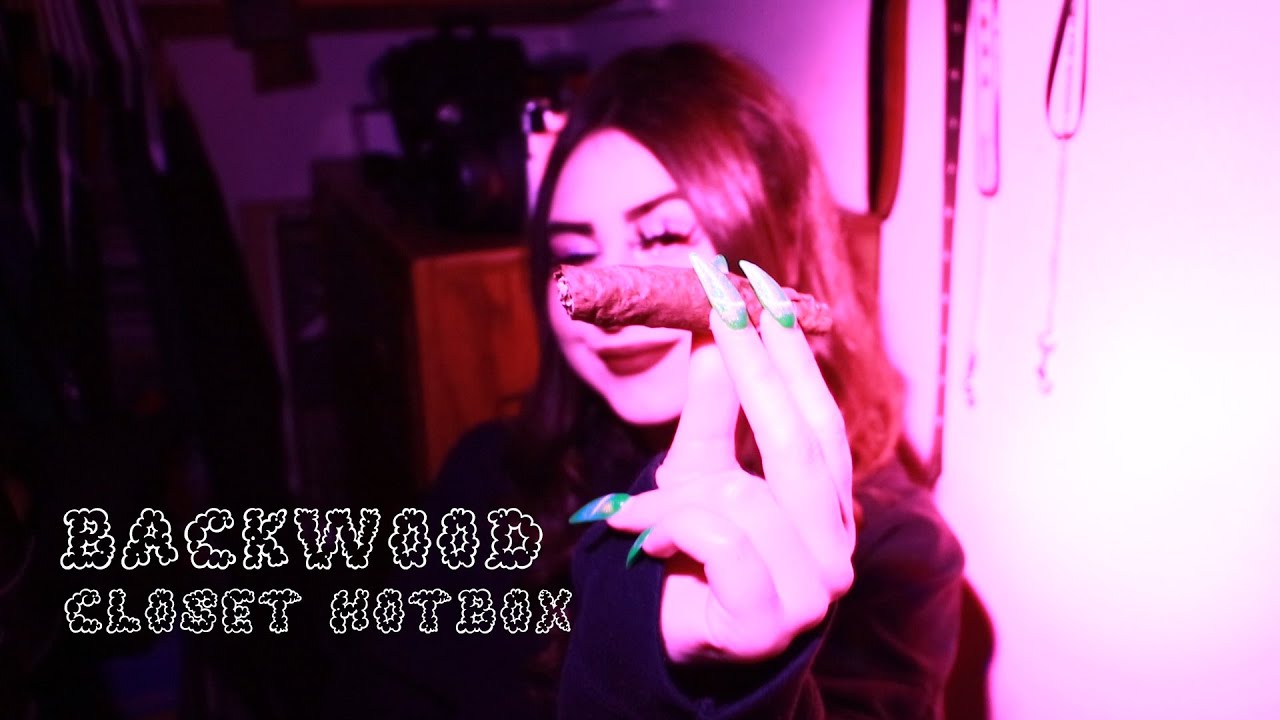 HOTBOXING MY CLOSET WITH A BACKWOOD!