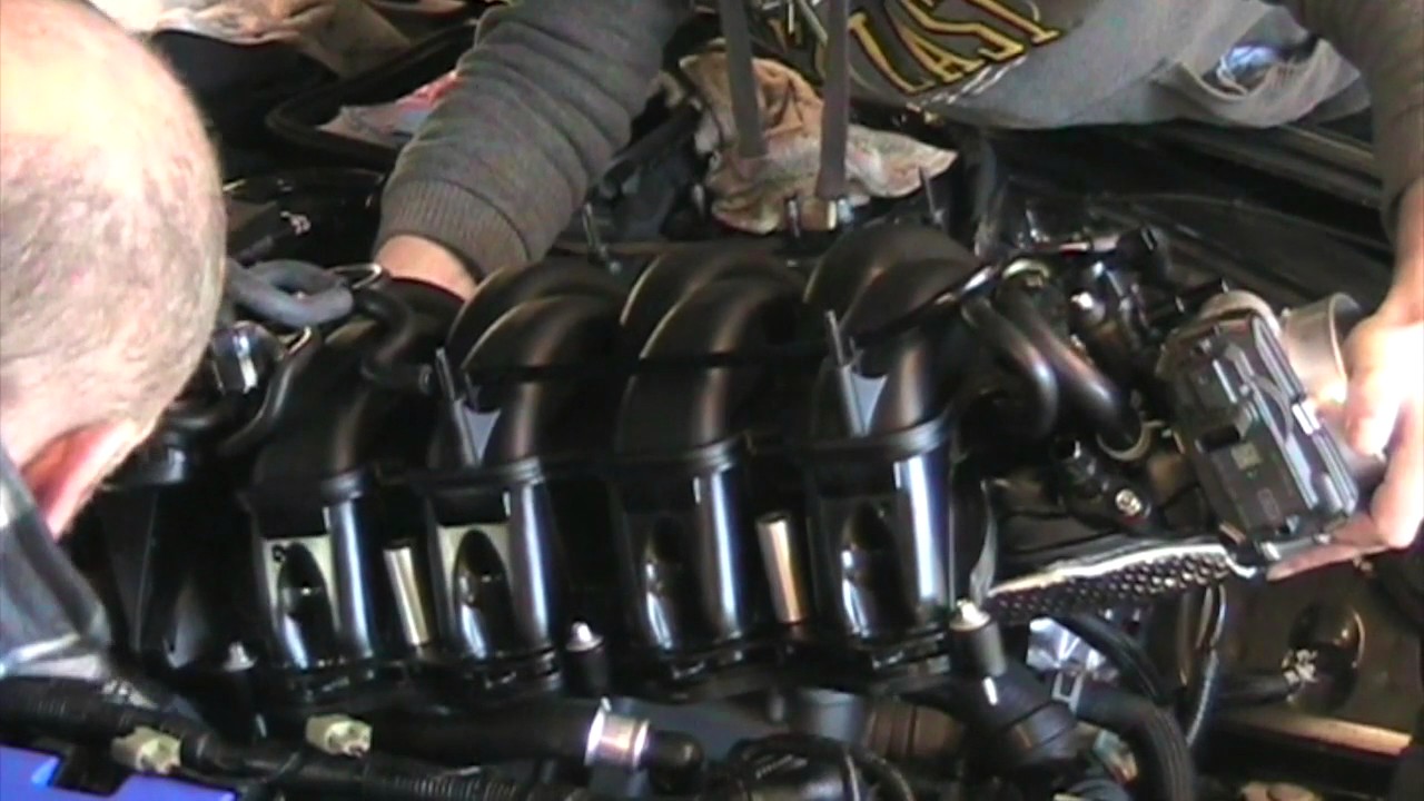 Mustang GT350 Intake Manifold Install (UK) RHD