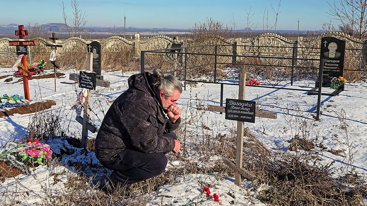 На могилах отцов / Дом мебели в Макеевке / Жизнь в Донецке