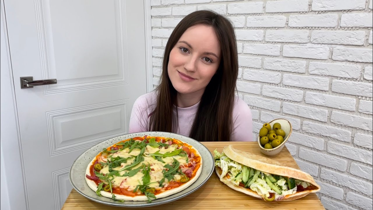 МУКБАНГ ПИЦЦА ассорти домашняя закрытая пицца Пепперони маслины MUKBANG assorted homemade PIZZA