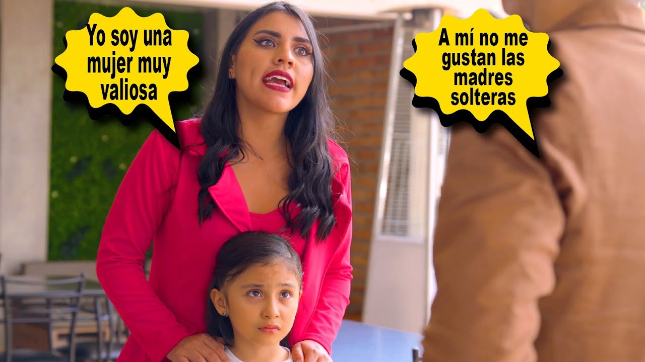 Una mujer muy hermosa fué rechazada por ser madre soltera