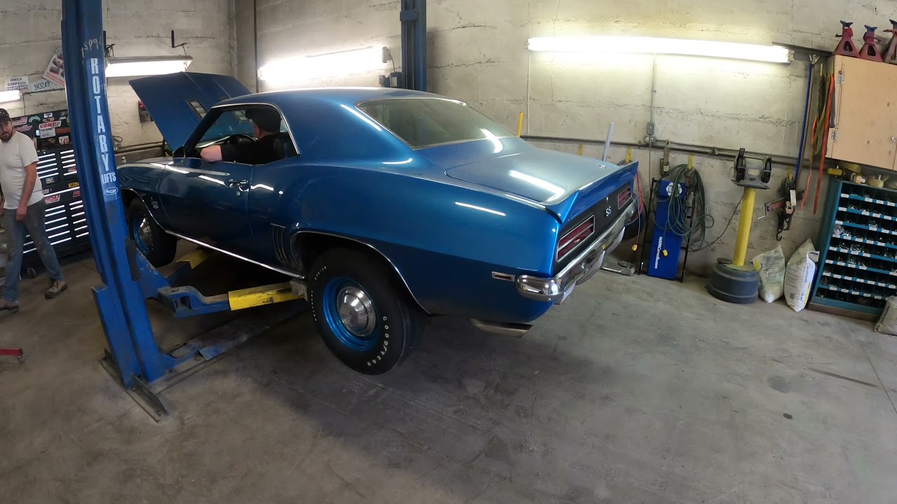 Установка новой автоматической коробки передач в Camaro 1969 года. Давайте прокатимся.