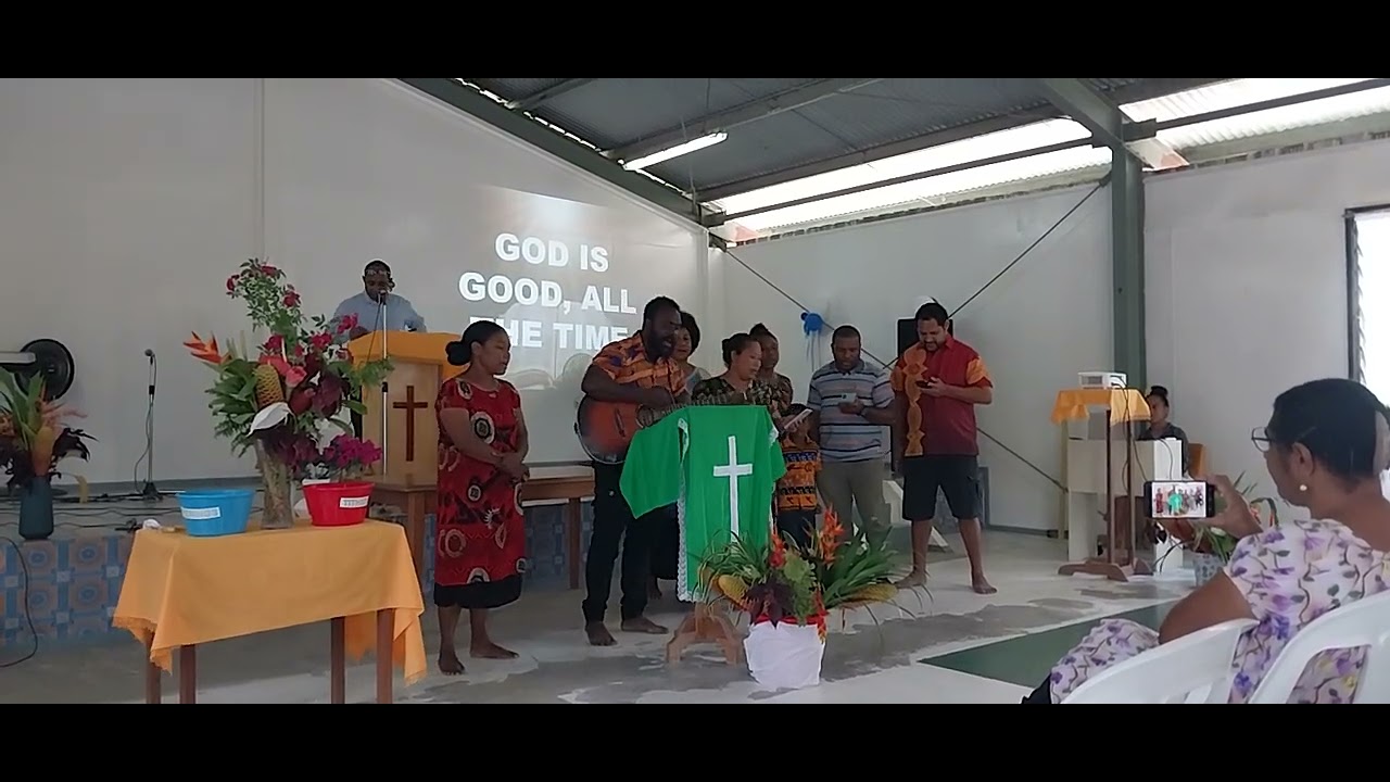Jisas mi kam bek lon yu worship sang at Tabubil United Church ⛪️.