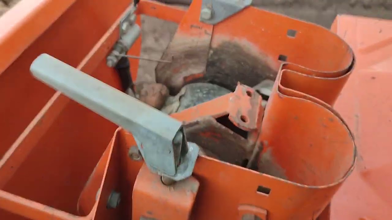 Sadzenie ziemniak&oacute;w 2024 AgroDLU Vineta, Jelly, Fendt 250SA i sadzarka underhaug