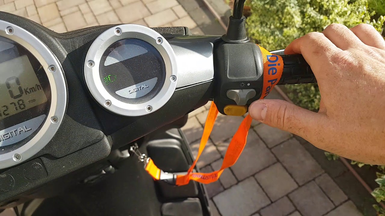 Malaguti F12 Spectrum DIGITAL Scooter