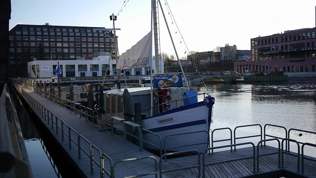 Ullsteinhaus und Tempelhofer Hafen im Süden Berlins