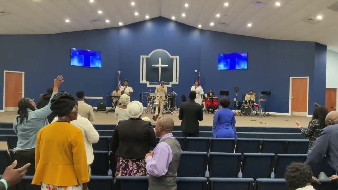 L' Eglise Y-Shammah  adore Adorasyon e Louanj 