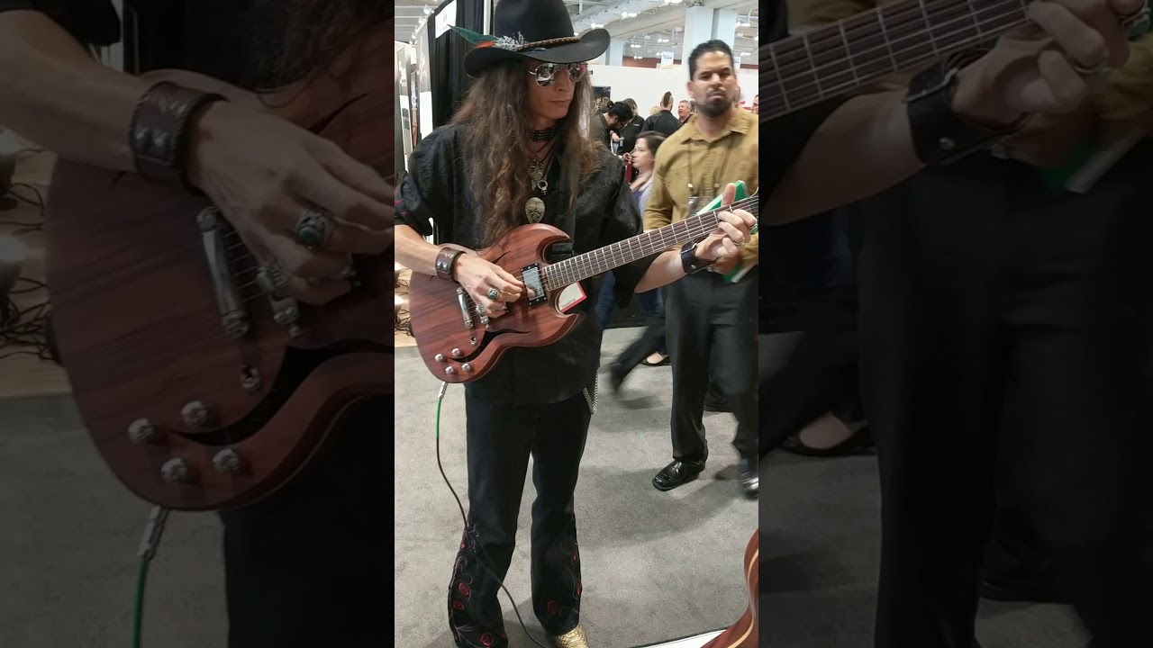 Justin Johnson came by our booth at the NAMM show and tried the Uhland QR-G. Awesome!