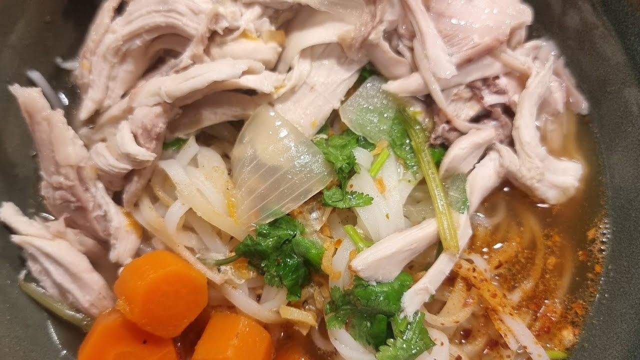 Chicken Noodle Soup(ก๋วยเตี๋ยวไก่น้ำใส)🍜