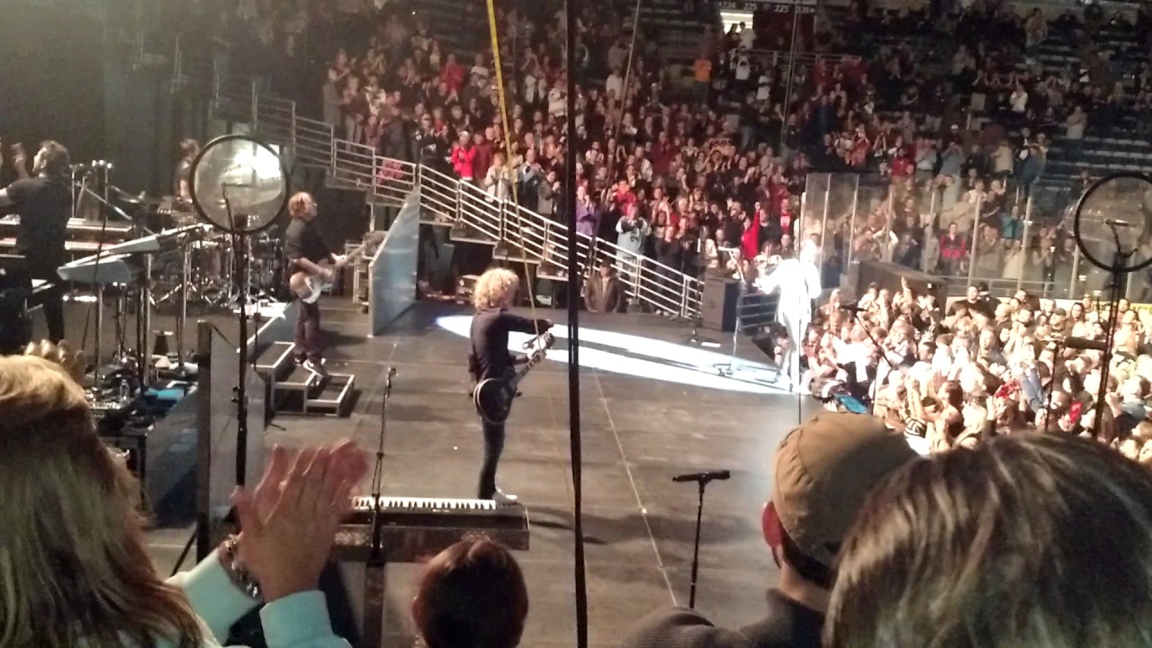 Foreigner - I Want To Know What Love Is - Live in Milwaukee 2015