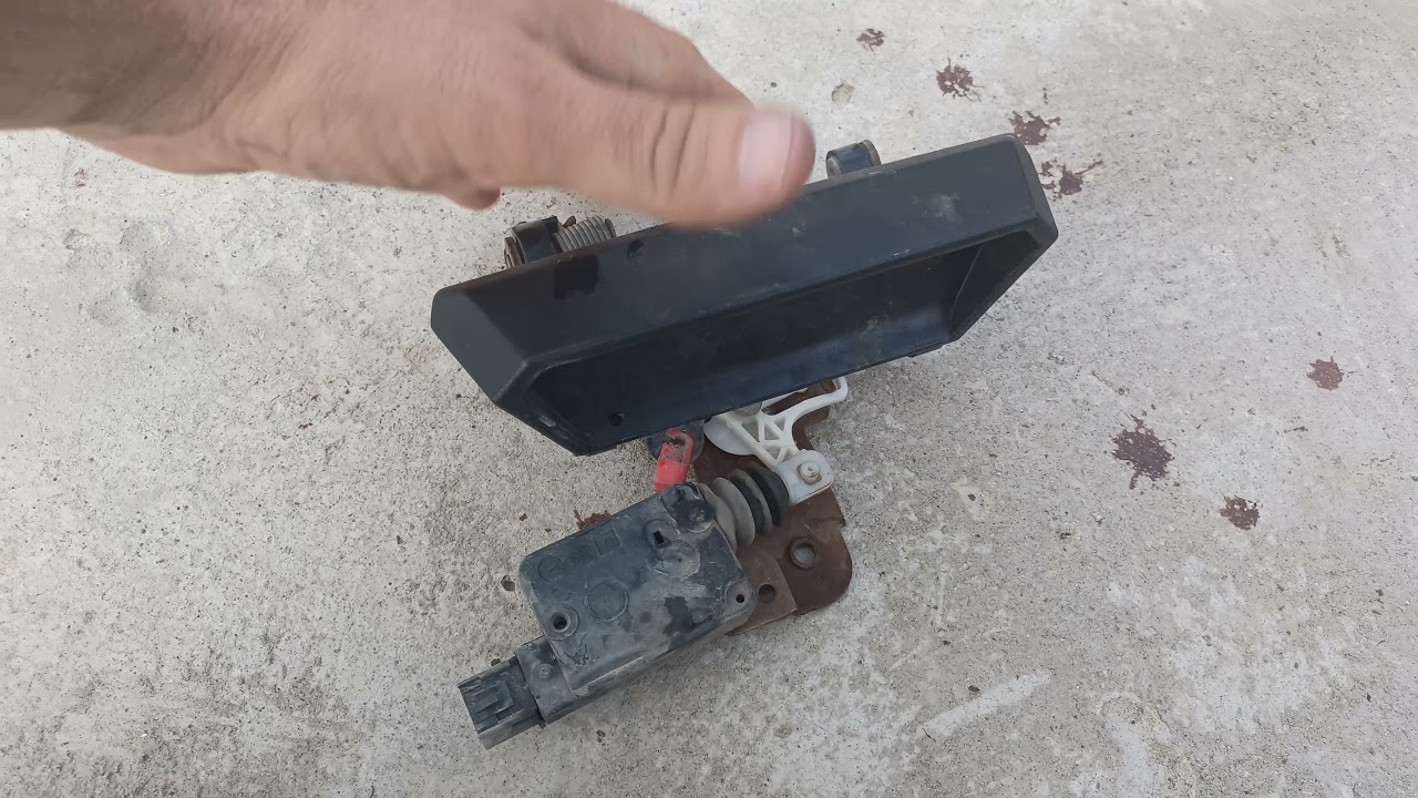 08 Avalanche Tailgate Handle